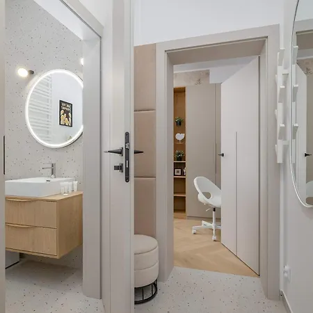 Stylish With Parking Close To The Centre By Renters アパート シュチェチン