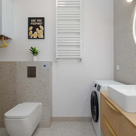 Stylish With Parking Close To The Centre By Renters アパート *